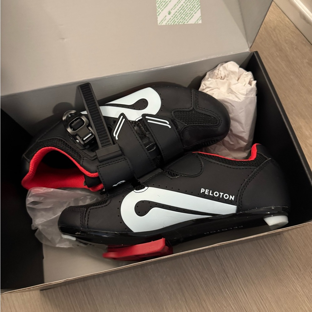 Peloton Cycling Shoes Women 6.5